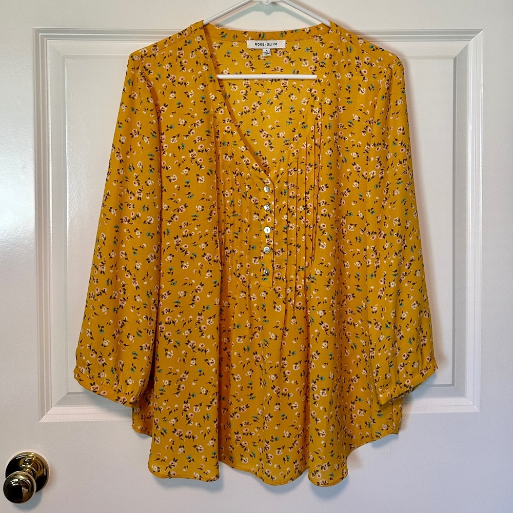 Women's V-neck Loose Fitting Top Size L